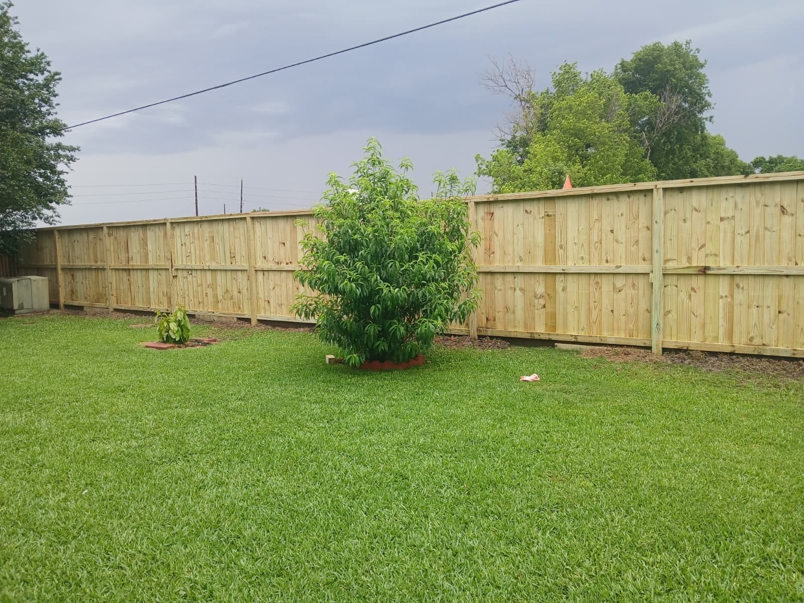 Modern Fence Installation in Sugar Land